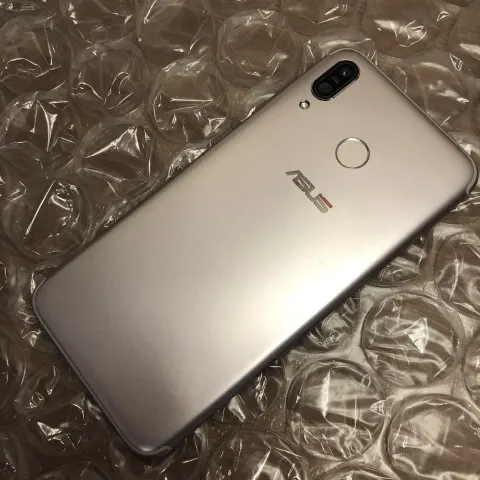 Zenfone Max M1 画面割れ　の画像（1）