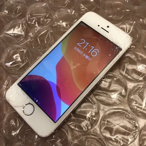 iPhone SE 32GB　画面割れの画像（0）