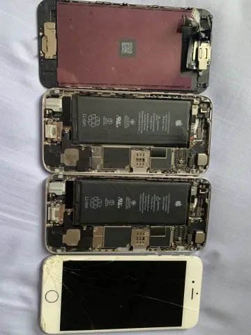 iPhone 6 softbank ジャンク。画面が無いの二台が電源正常です。の画像（1）