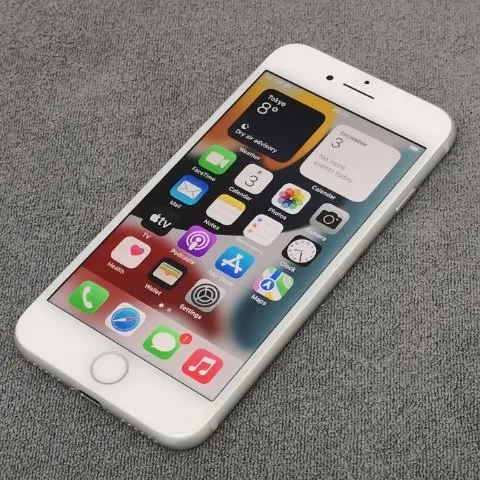 iPhone 8 64GB Silver 美品 訳ありの画像（0）