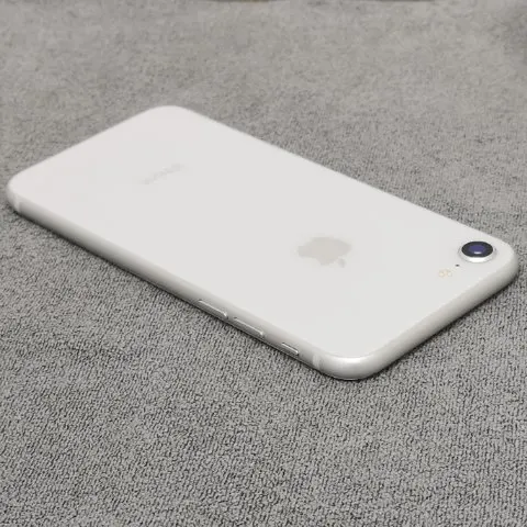 iPhone 8 64GB Silver 美品 訳ありの画像（2）
