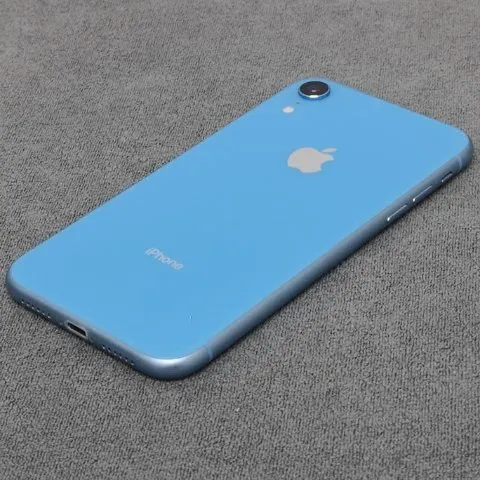 iPhone XR 128GB Blue docomoの画像（2）