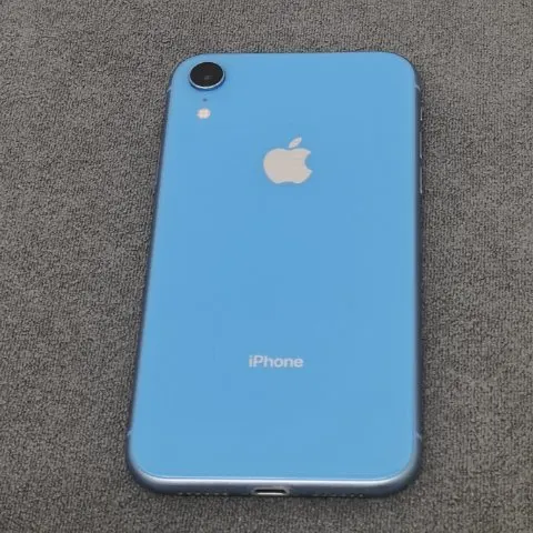 iPhone XR 128GB Blue docomoの画像（4）