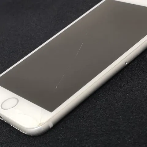 iPhone 6 16GB Silver docomoの画像（1）