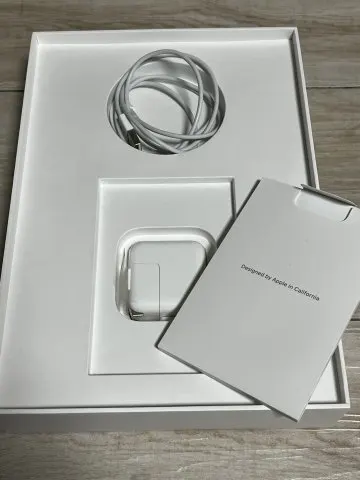 iPad 7世代　silver 32GBの画像（2）