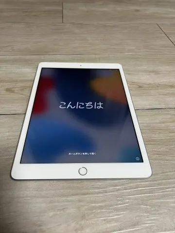 iPad 7世代　silver 32GBの画像（4）