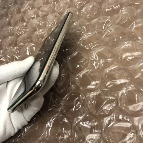 iPhoneX 64GB  SB  SIMロック解除済 美品だけどカメラ黒円の画像（3）