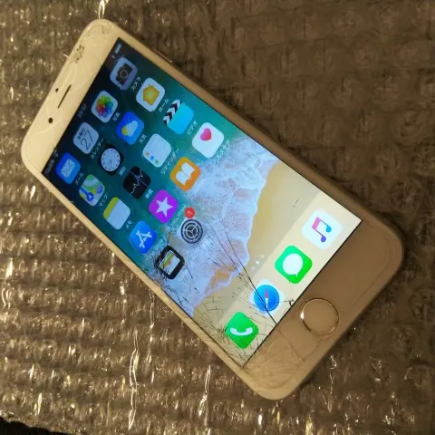 iPhone6 画面割れ 64GB Softbankの画像（0）