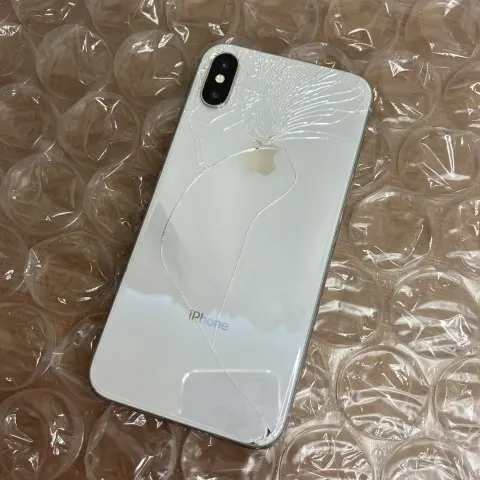 iPhoneX 64GB 両面割れ アクティベーションロックの画像（1）