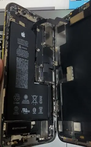 iPhone XS 64GBの画像（2）
