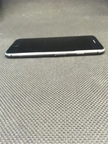 iPhone 8 64GBの画像（2）