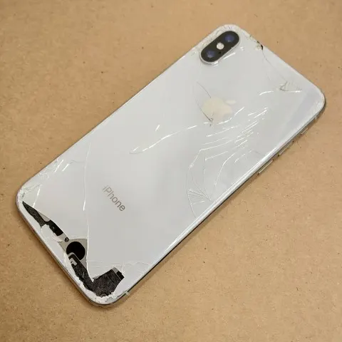 iPhoneX 64GB 両面割れ アクティベーションロックの画像（1）