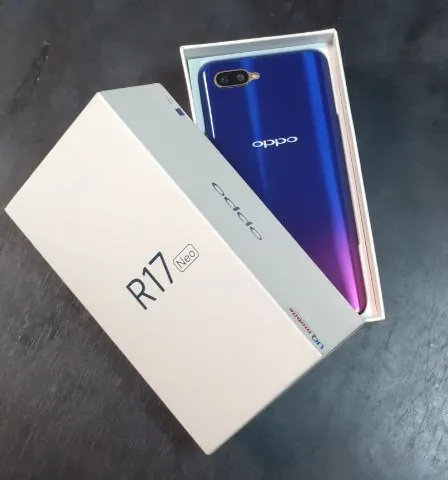 赤ロム OPPO R17Neo ブルーの画像（4）
