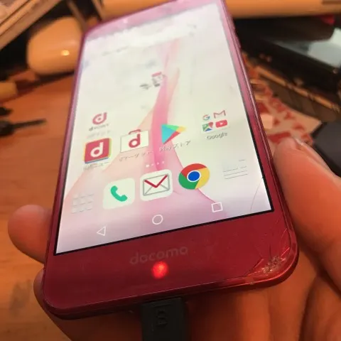 赤くて赤いAQUOS EVER simフリーの画像（2）