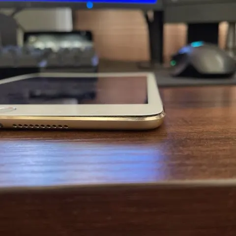 iPad mini 4 16GB Cellular ローズゴールド ジャンクの画像（3）