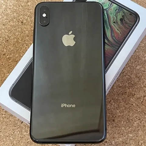 rui様専用　　　　　　　　iPhoneXSMax64GBバッテリー100% ジャンク品の画像（1）