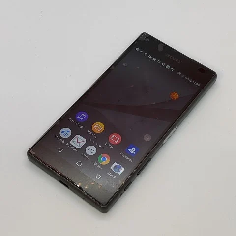 Xperia Z5 Compact SO-02H 背面割れの画像（0）