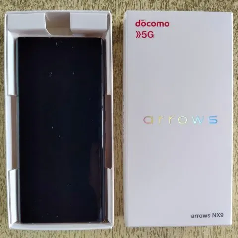 docomo arrows NX9 F-52A ゴールド SIMフリー 赤ロムの画像（0）