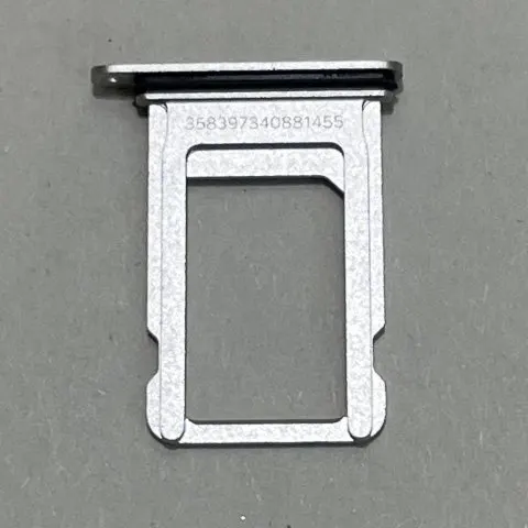iPhone SE 第二世代 64GB ジャンクの画像（3）