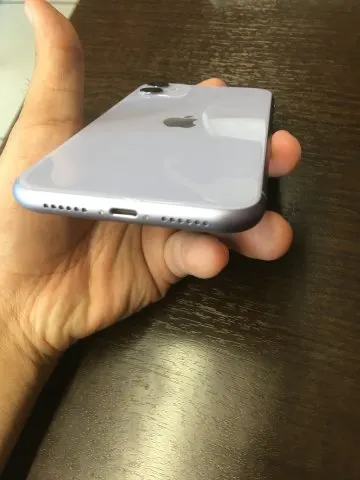 iPhone11 128GB 紫　purpleの画像（3）