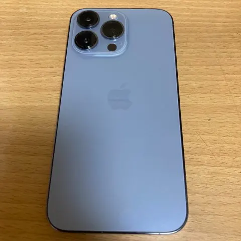 赤ロム iPhone13Pro 128GB バッテリーの状態100%の画像（1）