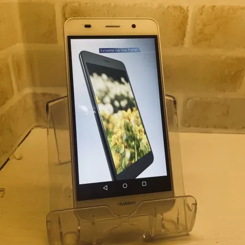 Huawei Y6 デモ機の画像（0）