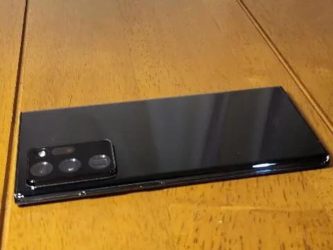 〔美品〕Galaxy Note20 Ultra 5G 赤ロムauの画像（4）