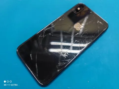 背面割れ　iPhone Xs 64GB スペースグレイ ジャンクの画像（0）