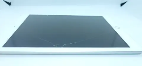 iPad 第6世代 128GB SBM系判定×の画像（1）
