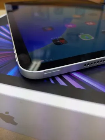 iPad pro 11インチ 第3世代
Wi-Fi+Cellular
A2459の画像（2）