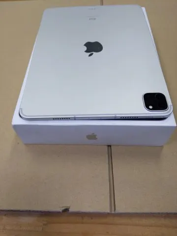 iPad pro 11インチ 第3世代
Wi-Fi+Cellular
A2459の画像（3）