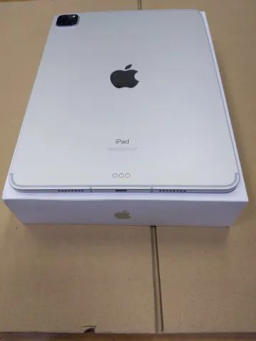 iPad pro 11インチ 第3世代
Wi-Fi+Cellular
A2459の画像（4）
