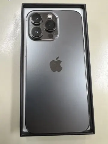 赤ロム　iPhone 13 pro 128GB ブラックの画像（1）