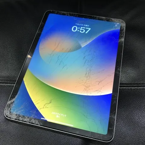 iPad Air 4  64GB 【画面割れ】の画像（0）