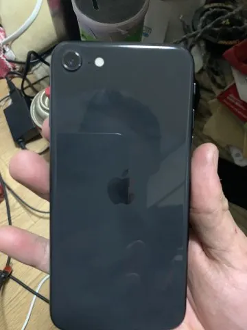iPhoneSE第二世代64GB SIMフリーの画像（0）
