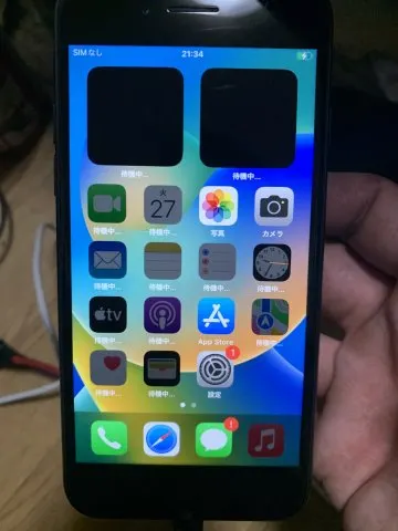 iPhoneSE第二世代64GB SIMフリーの画像（1）