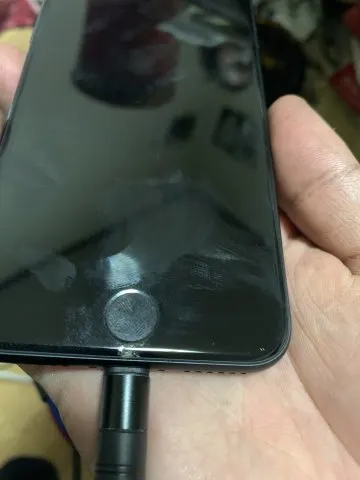 iPhoneSE第二世代64GB SIMフリーの画像（3）