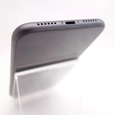 【赤ロム】iPhone11 128GB ブラック SoftBank版 利用制限×の画像（3）