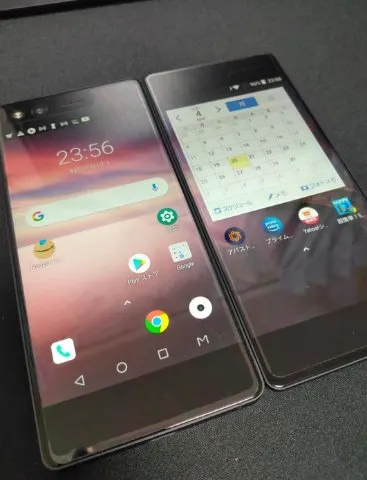 早い者勝ち！docomo ZTE M Z-01K 二画面スマホ 美品 利用制限△の画像（0）