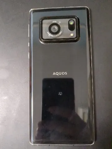 Aquos R6 softbank赤ロムの画像（1）