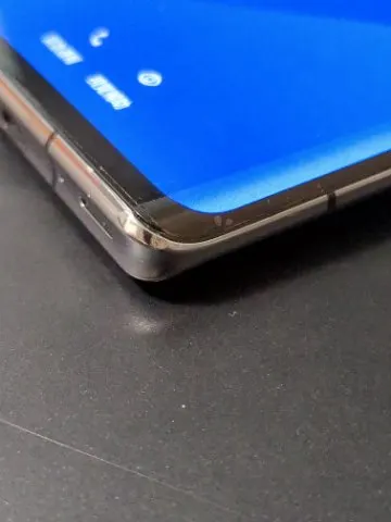 Aquos R6 softbank赤ロムの画像（4）