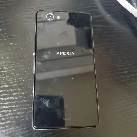 SONY Xperia Z1f SO-02F(25591)¥2,400(@BronzeSecretさんの SONY Xperia Z1f SO-02F(25591)¥2,400(@BronzeSecretさんの