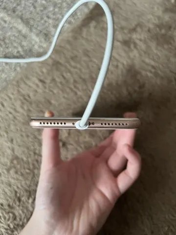 iPhone8plus赤ロムの画像（2）