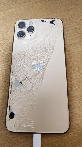 ジャンクなiPhone①の画像（4）