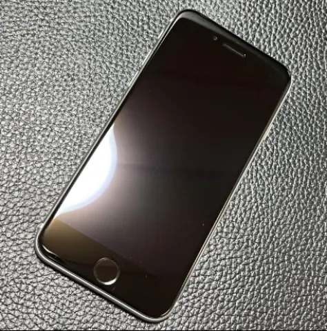 iPhone SE 第2世代 (SE2) ホワイト 64 GBの画像（0）