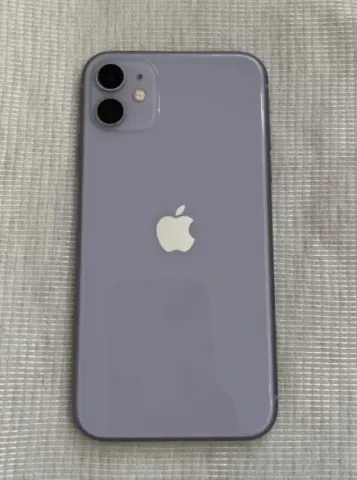 iPhone 11 パープル 64GB SIMロック解除済 auの画像（1）