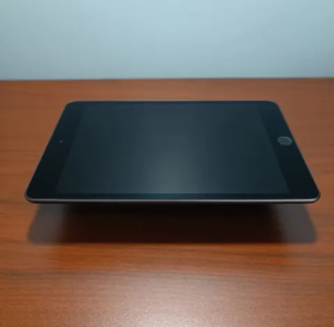(美品) Ipad Mini5 第5世代 Wifi 64GBキーボード付きの画像（1）