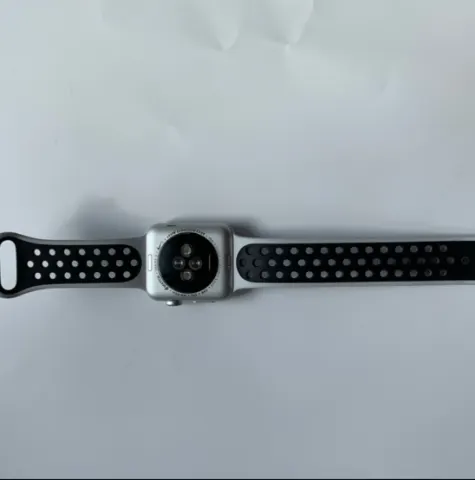 Apple Watch Series 3 GPS + Cellular 42mmの画像（1）