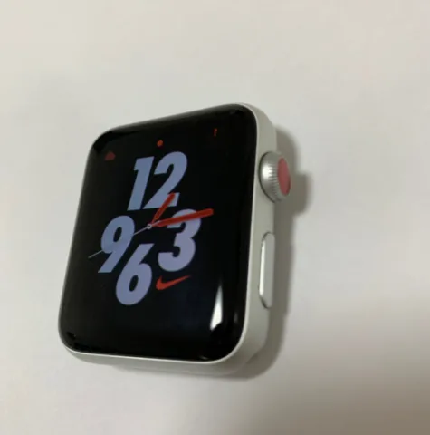Apple Watch Series 3 GPS + Cellular 42mmの画像（2）