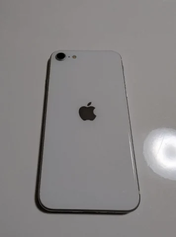 iPhoneSE iPhone　SE 第2世代　128 美品　きれい　ケース付きの画像（2）